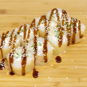 Ролл темпурный Хурумаки с копченой курицей