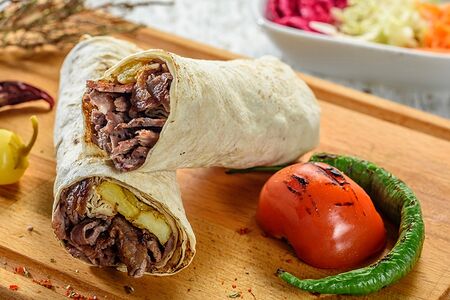 Шаурма с беконом и свинина