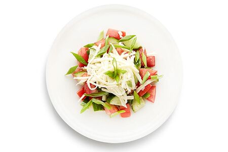 Овощной салат с сулугуни