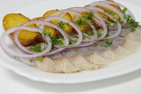 Селедочка с молодым картофелем