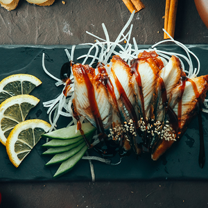 Сашими угорь