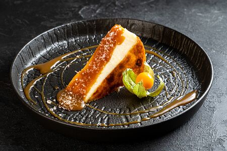 Баскский чизкейк с соленой карамелью