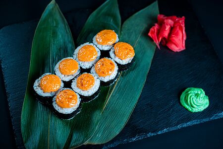 Чикен спайси ролл запечёный