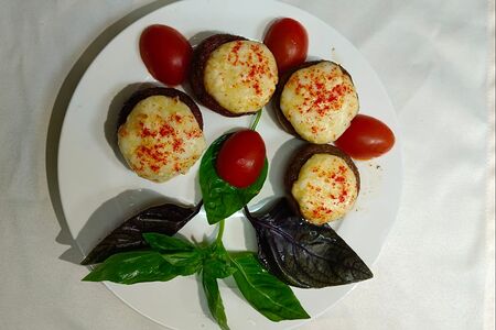 Шампиньоны фаршированные