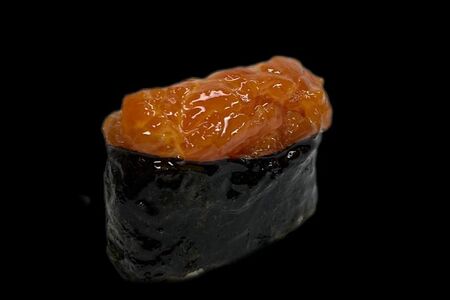 Спайс суши с лососем