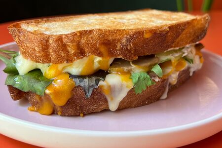 Тост Гриль-чиз с грибами