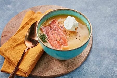 Овощной крем-суп с лососем