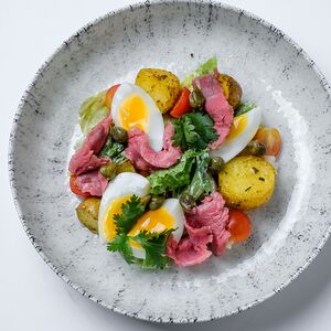 Картофельный салат с ростбифом