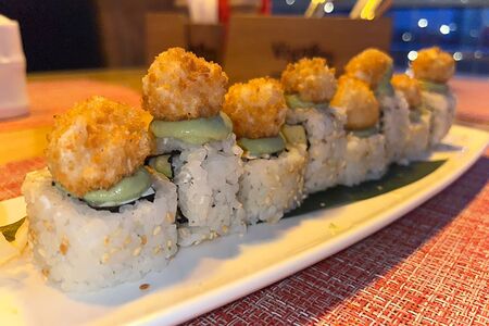 Ролл Харуками эби