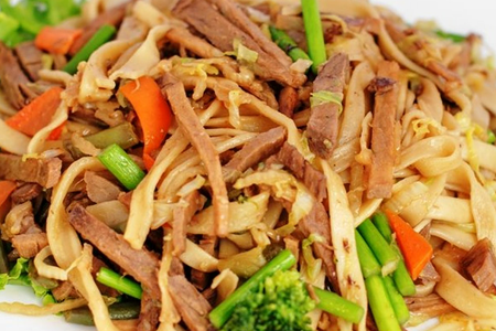 1108 Лапша с говядиной и овощами