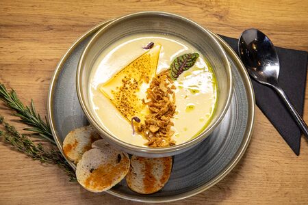 Сырный крем-суп