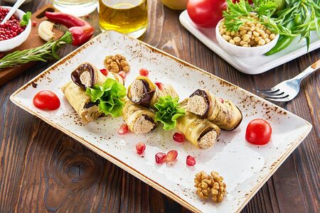 Рулетики из баклажанов
