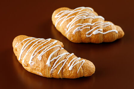 Круассан с заварным кремом