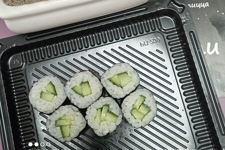 Ролл с огурцом