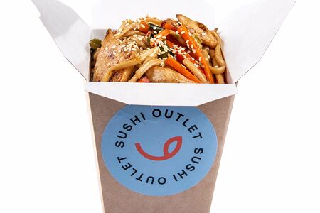 Вок с курицей в соусе Кимчи с пшеничной лапшой