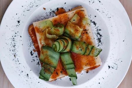 Домашний тост с твердым и сливочным сыром