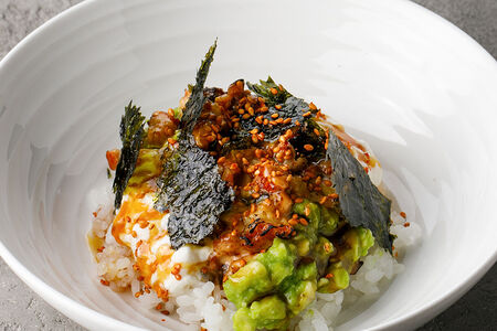 Поке с угрем и молодым сыром