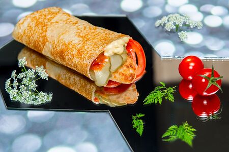 Блин с куриной котлетой