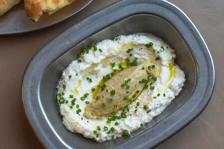 Козий сыр с артишоками