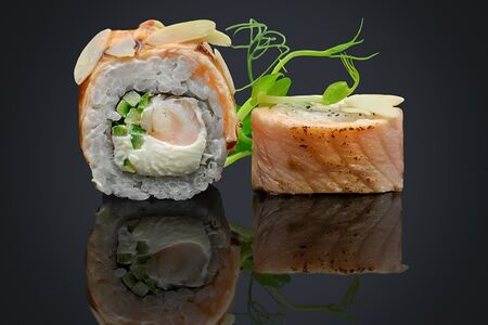 Опалённый лосось с креветкой