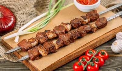 Шашлык из свинины ики-бирь