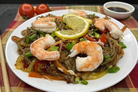 Соба с морепродуктами