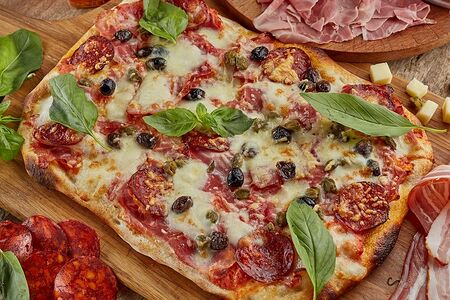 Пицца римская Мясное ассорти