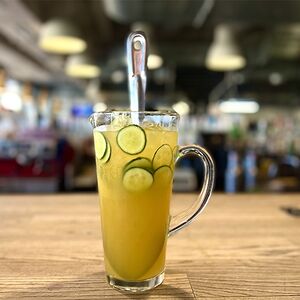 Лимонад маракуйя-огурец собственного приготовления