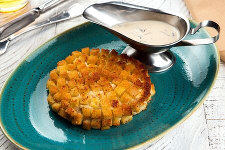 Котлета Пожарская с грибным соусом