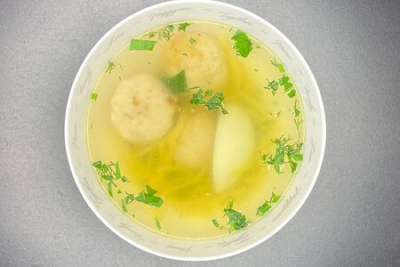 Суп с фрикадельками по-домашнему