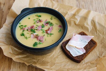 Гороховый суп с копчёностями