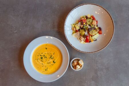 Суп и салат