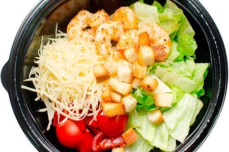 Салат Цезарь с креветками