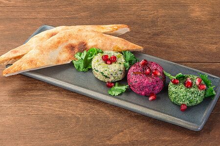 Ассорти пхали с лепёшкой шоти