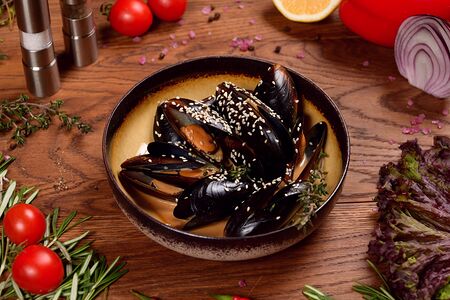 Мидии в устричном соусе