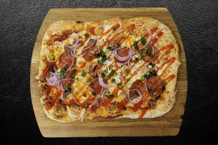 Пицца Баварская острая