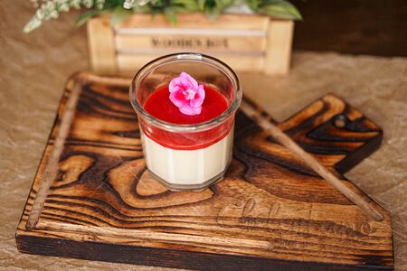 Панна котта с клубничным муссом