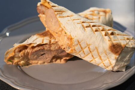 Шашлык из курицы в лаваше