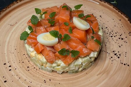 Оливье с лососем