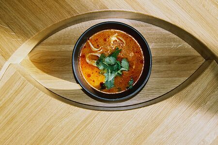 Том ям с морепродуктами