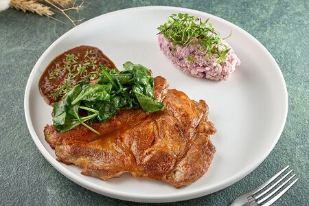 Отбивная из cвинoй шеи