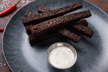 Гренки чесночные