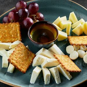 Сырная тарелка