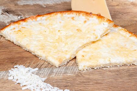 Пицца сырная