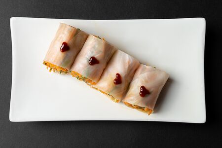 Свежие спринг-роллы с овощами