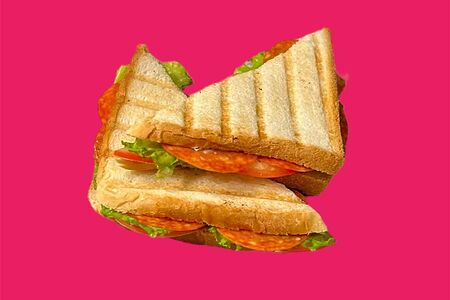 Тосты с пепперони