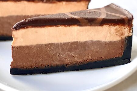 Чизкейк три шоколада