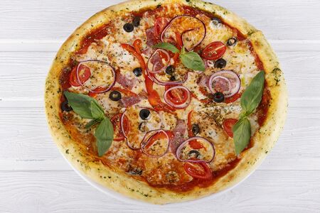 С курицей и говяжьим беконом