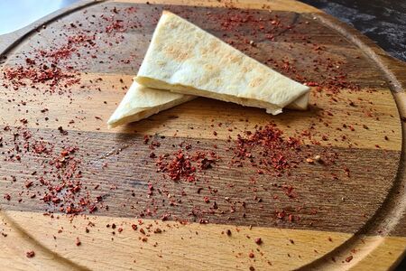 Сырная лепешка