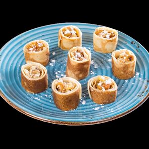 Ընկույզով ռոլլ